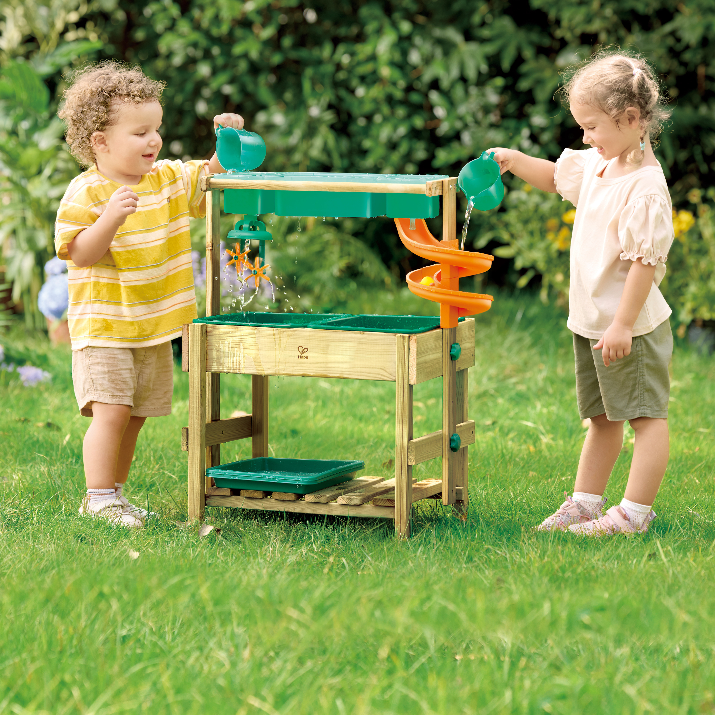Outdoor Sand-, Matsch- & Wasserspieltisch Outdoor Sand-, Matsch- & Wasserspieltisch