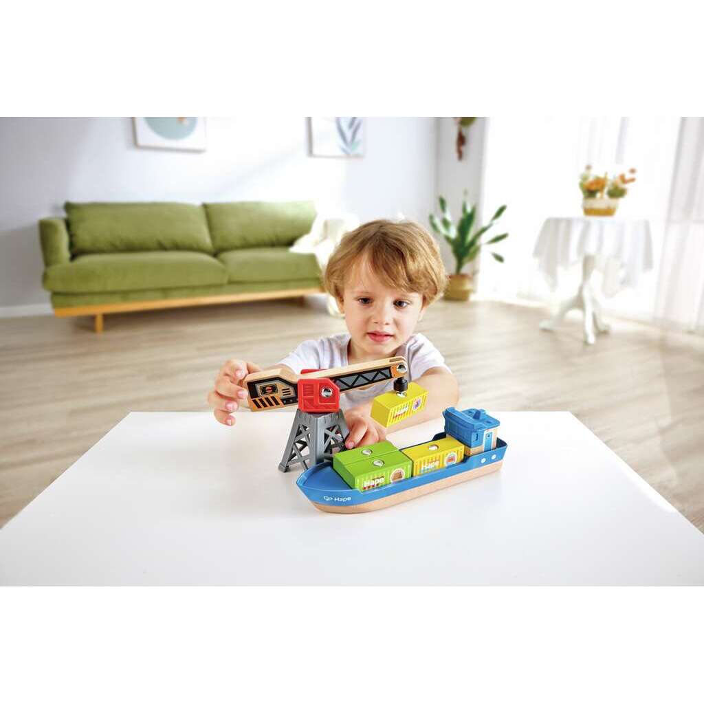 Frachtschiff und Hafenkran Frachtschiff und Hafenkran