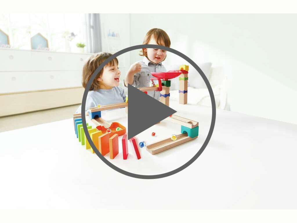 Zweispurige Murmelbahn mit Domino Zweispurige Murmelbahn mit Domino