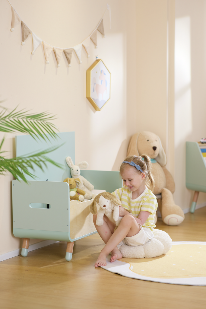 Sitzbank mit Stauraum Sitzbank mit Stauraum