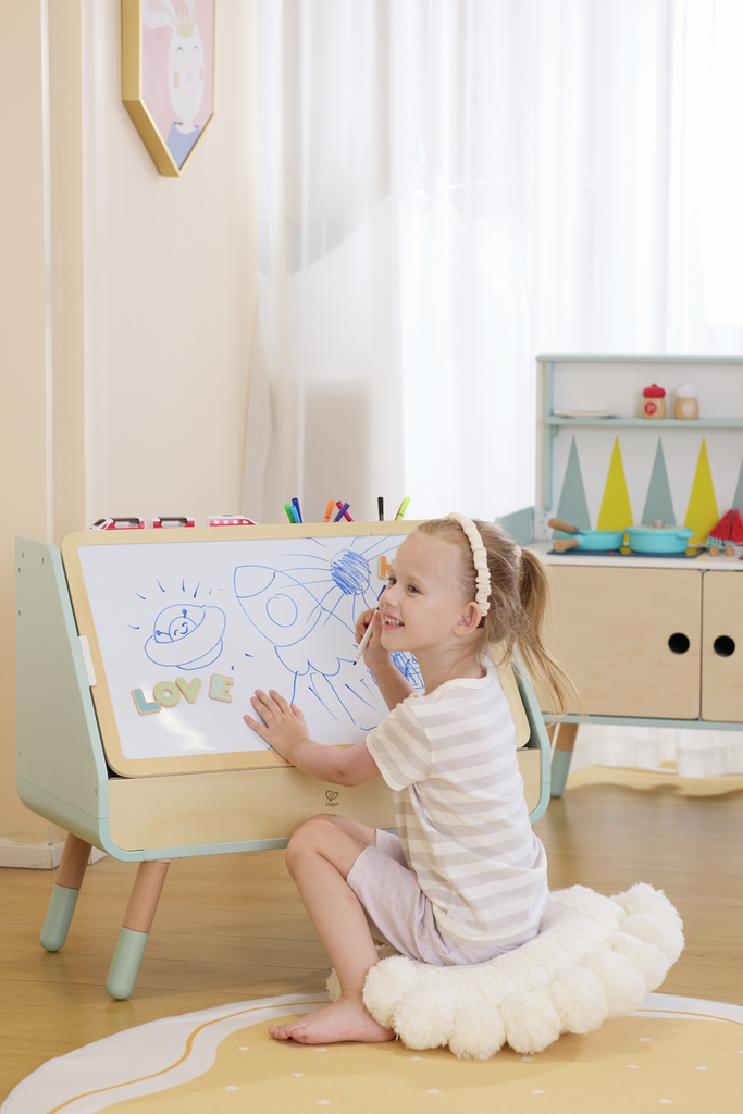 Lese- und Zeichentisch Lese- und Zeichentisch